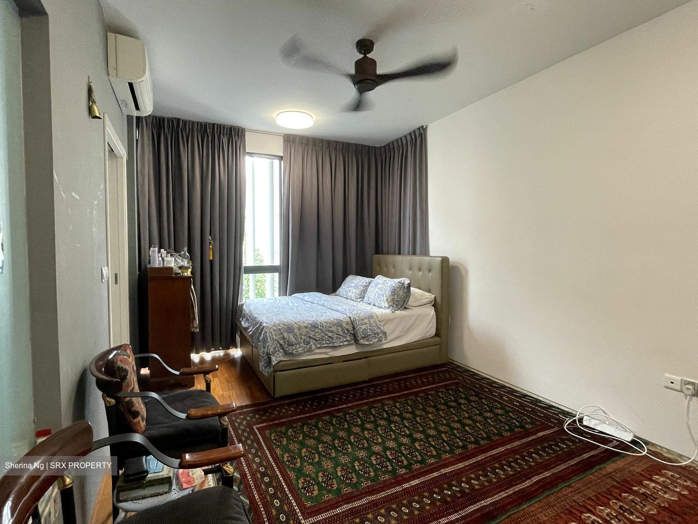 Charlton 27 (D19), Terrace #393385441